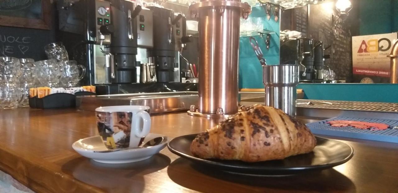 مبيت وإفطار San Damiano dʼAsti Mosci'S Bed & Beer المظهر الخارجي الصورة